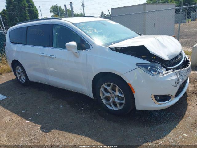  Salvage Chrysler Pacifica