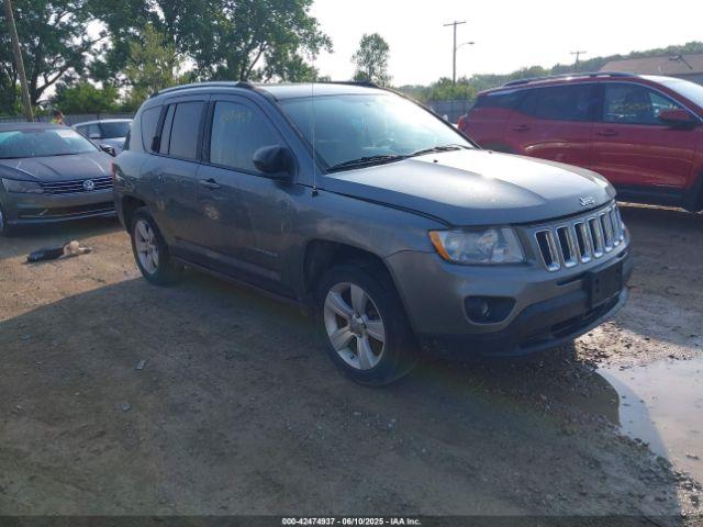  Salvage Jeep Compass