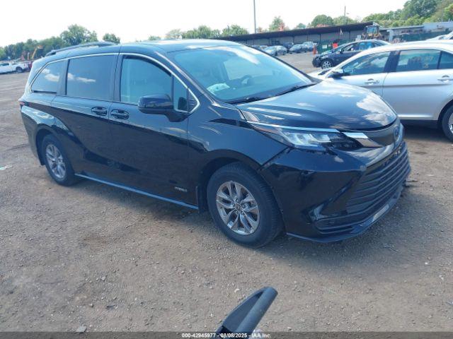  Salvage Toyota Sienna