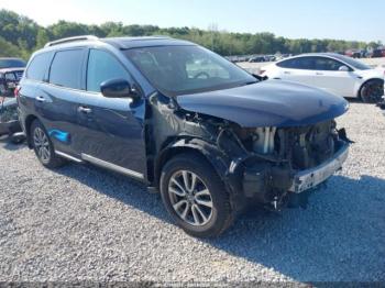  Salvage Nissan Pathfinder