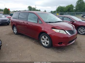  Salvage Toyota Sienna