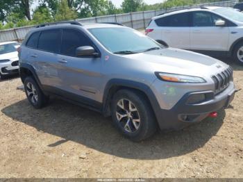  Salvage Jeep Cherokee