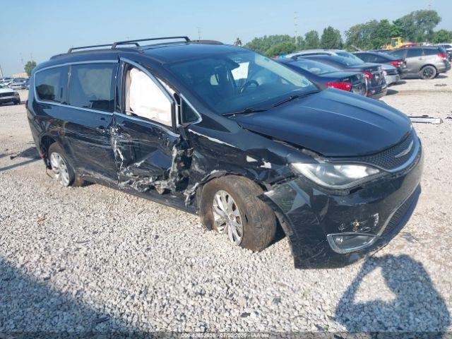  Salvage Chrysler Pacifica