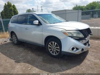 Salvage Nissan Pathfinder