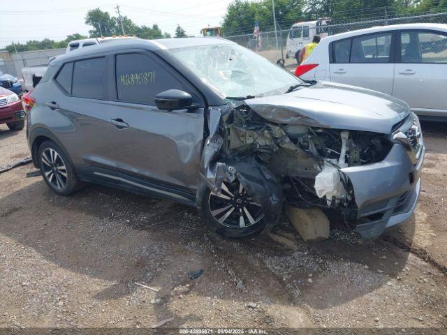  Salvage Nissan Kicks