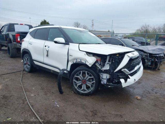  Salvage Kia Seltos