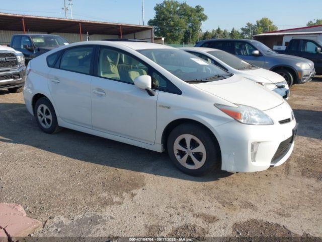  Salvage Toyota Prius