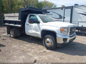  Salvage General Motors Sierra 3500hd Chassis