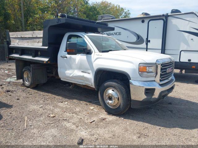  Salvage General Motors Sierra 3500hd Chassis
