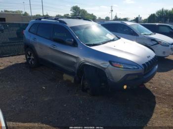  Salvage Jeep Cherokee
