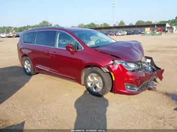  Salvage Chrysler Pacifica