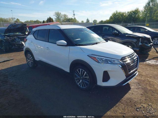  Salvage Nissan Kicks