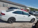 Volkswagen Passat 2.0t Se Image 2