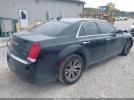 Chrysler 300c Image 10