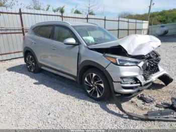  Salvage Hyundai TUCSON