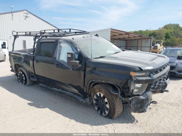  Salvage Chevrolet Silverado 2500