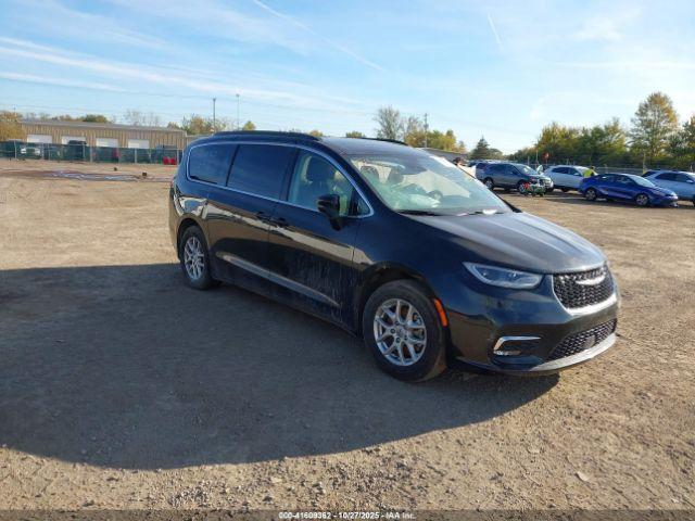  Salvage Chrysler Pacifica