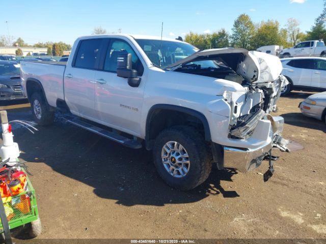  Salvage Chevrolet Silverado 2500