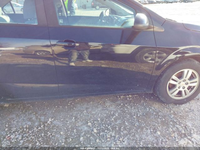 Chevrolet Sonic 2ls Image 11