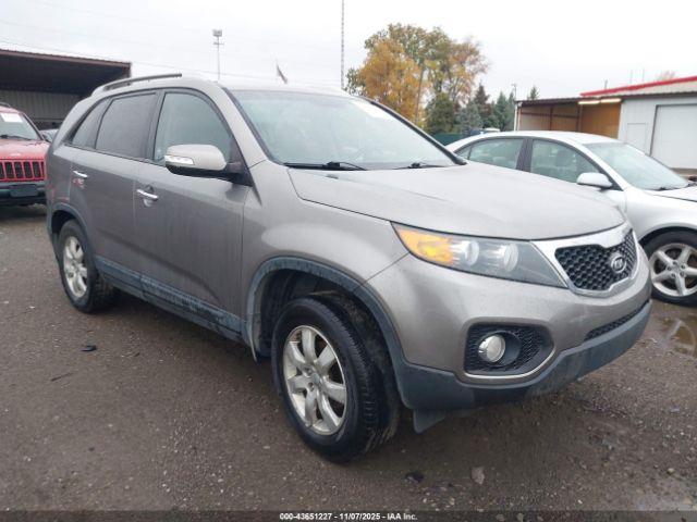  Salvage Kia Sorento