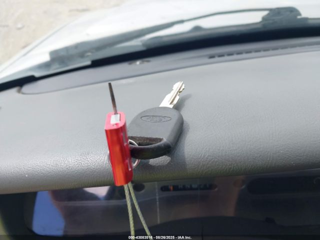 Ford Explorer Image 7