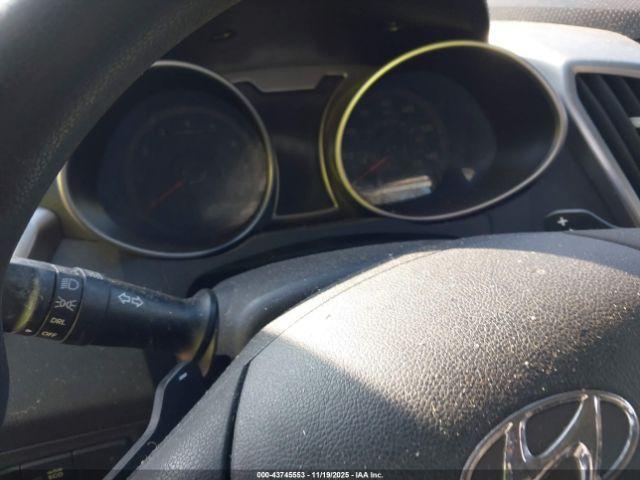 Hyundai VELOSTER Image 5