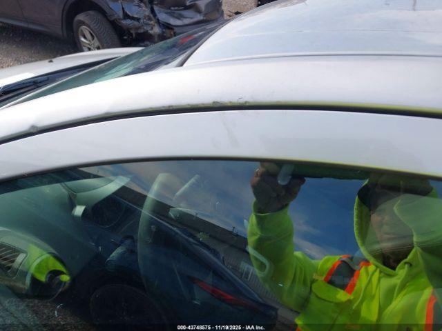 Chevrolet Sonic 2lt Image 2