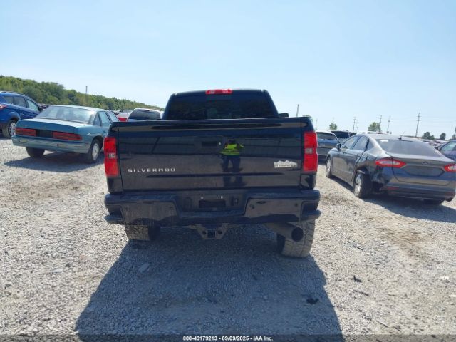 Chevrolet Silverado 2500 High Country Image 2