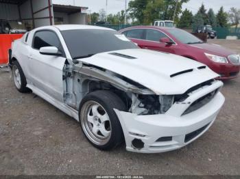  Salvage Ford Mustang
