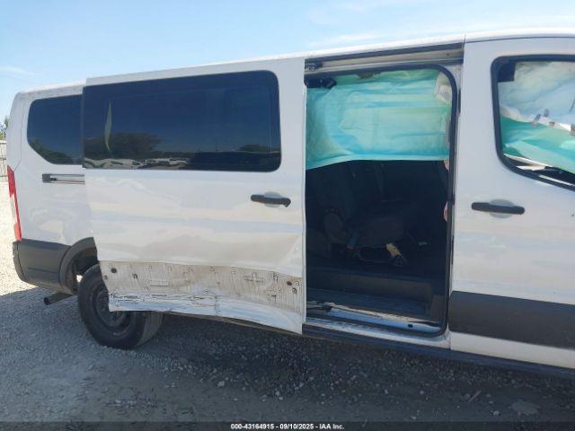 Ford Transit Xlt Image 11