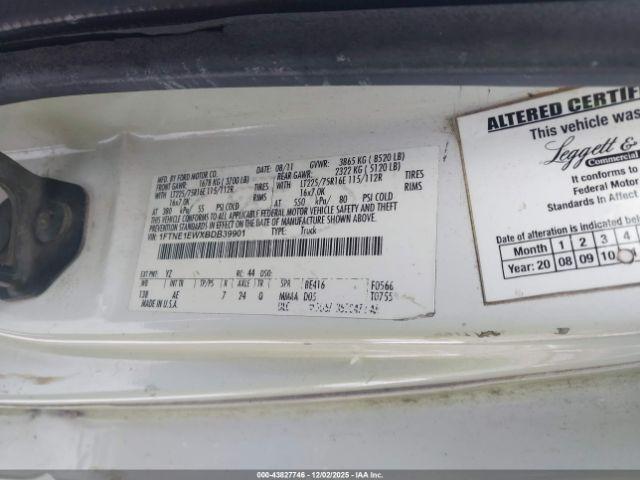 Ford E-150 Commercial Image 8