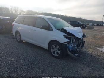  Salvage Toyota Sienna