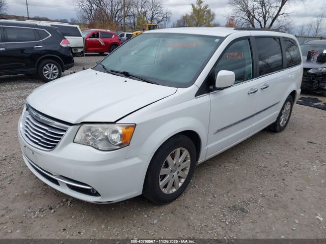 Chrysler Town & Country Touring Image 10