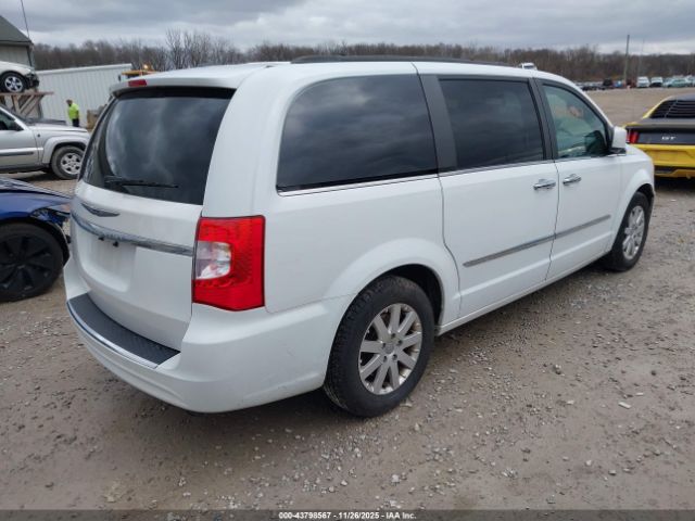 Chrysler Town & Country Touring Image 2