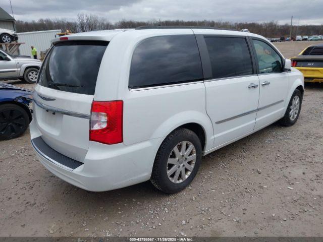 Chrysler Town & Country Touring Image 2