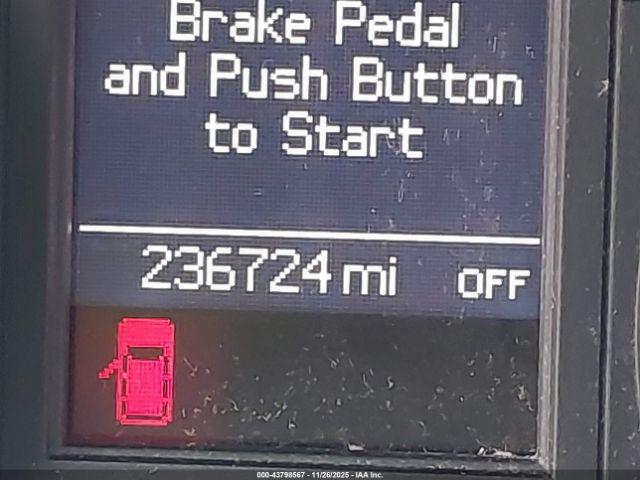 Chrysler Town & Country Touring Image 3