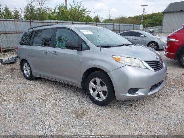  Salvage Toyota Sienna