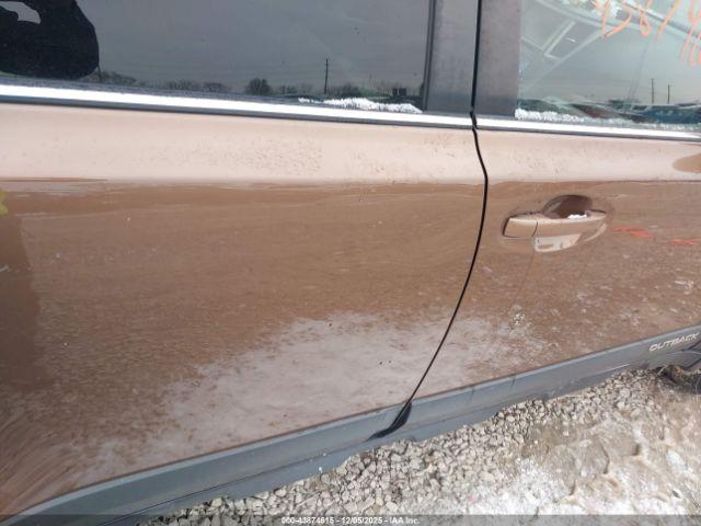 Subaru Outback 2.5i Limited Image 5