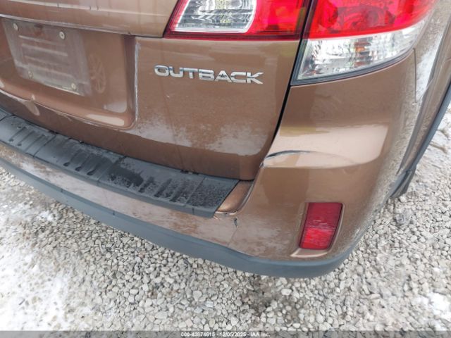 Subaru Outback 2.5i Limited Image 2