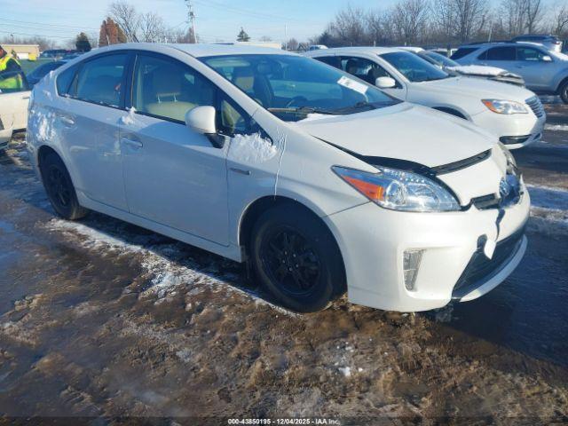  Salvage Toyota Prius