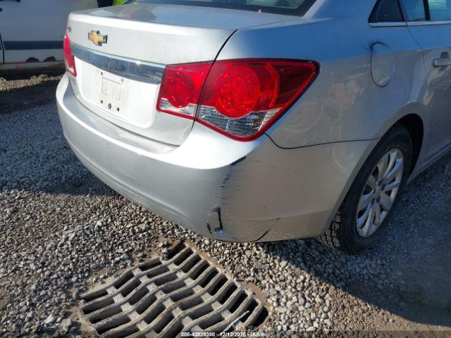 Chevrolet Cruze Ls Image 8