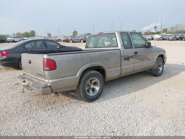 Chevrolet S-10 Ls Image 5