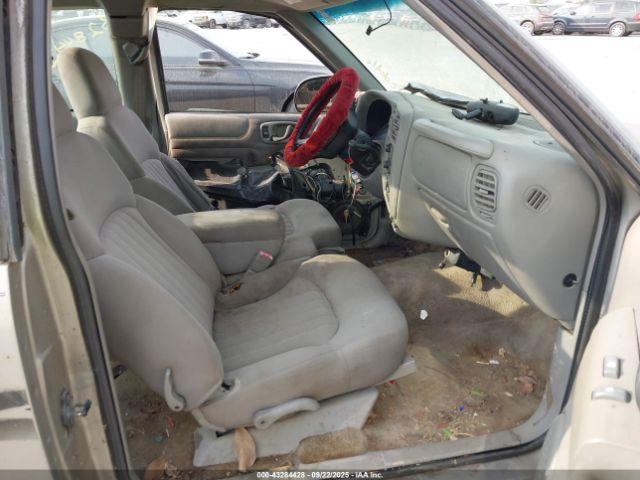 Chevrolet S-10 Ls Image 4