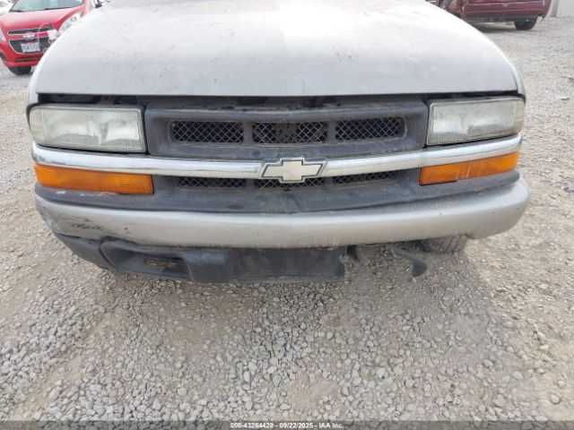 Chevrolet S-10 Ls Image 6