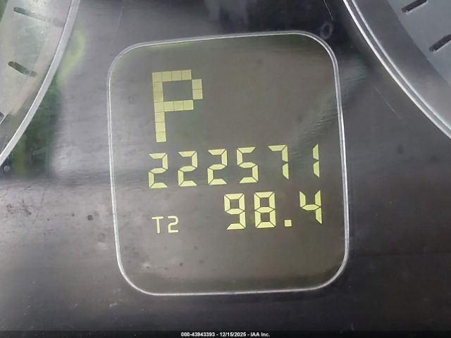 Volvo C70 T5 Image 2