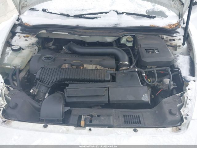 Volvo C70 T5 Image 4