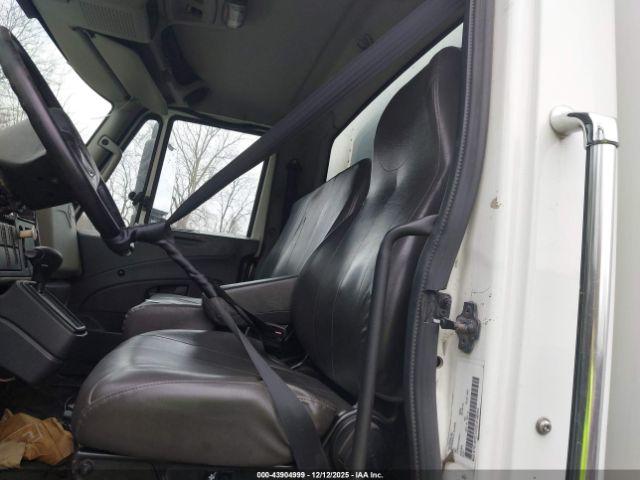 International 4000 4300 Image 12