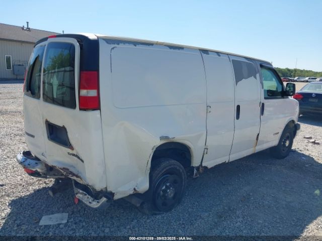 Chevrolet Express Image 16