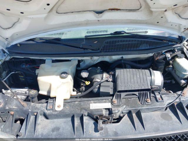 Chevrolet Express Image 9