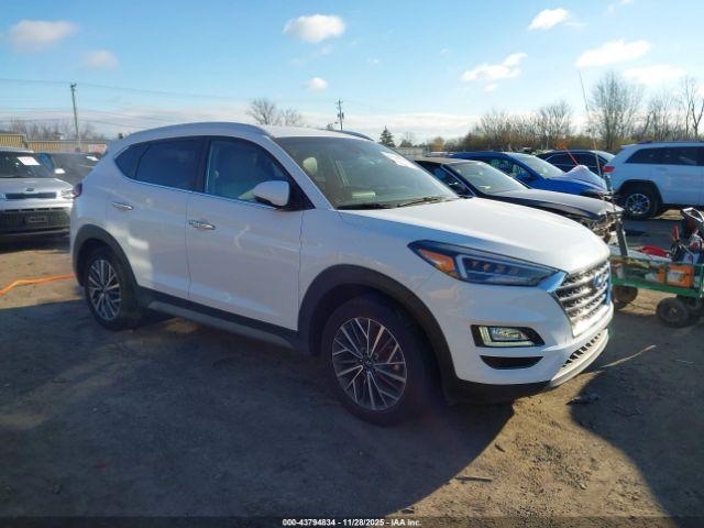  Salvage Hyundai TUCSON